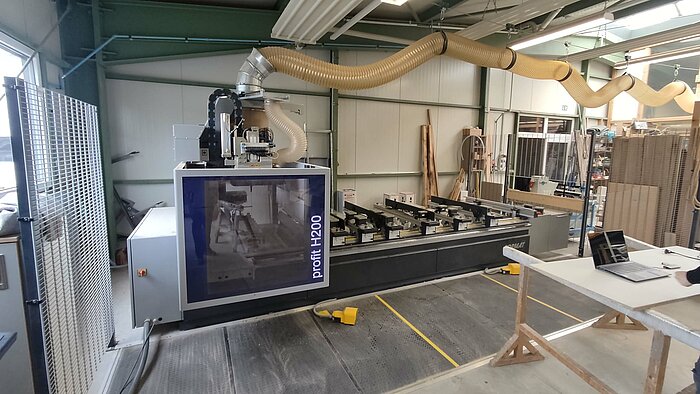 Compass Software hat bei Neukunde Jakobi & Söhne Bautischlerei GmbH aus Thüringen eine Felder Profit H200 CNC-Maschine mit 4 Achsen installiert. 