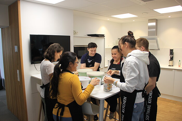 Some of the Compass Software trainees and working students banded together to bake some delicious cookies. 