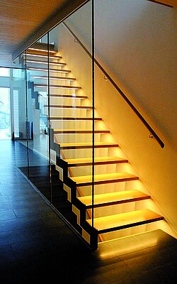 With this feature Compass Software users can place difference light spots or light strips in stairs.