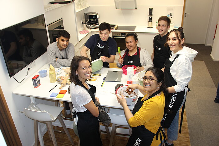 Some of the Compass Software trainees and working students banded together to bake some delicious cookies. 