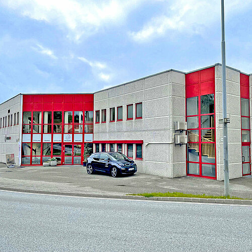 Norwegian Stair Builder Hafrsfjord uses an automatic storage system with an attached nesting machine . 