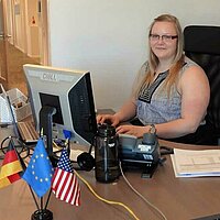 [Translate to Amerikanisch:] Mitarbeiterin Milena Schäfer im neugegründeten Büro in Atlanta, Georgia.